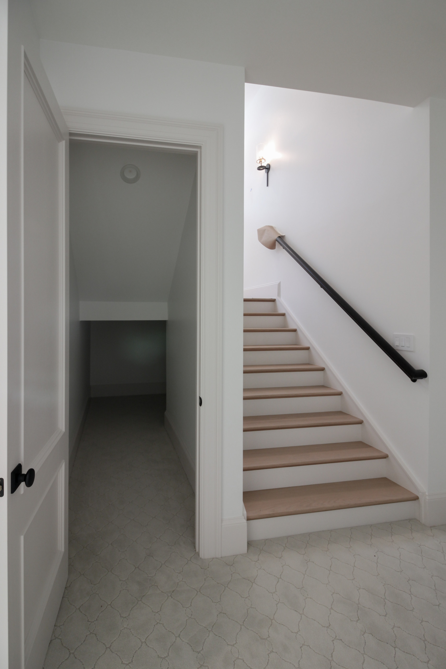 88_Clean & Modern Staircase, Arlington VA 22207