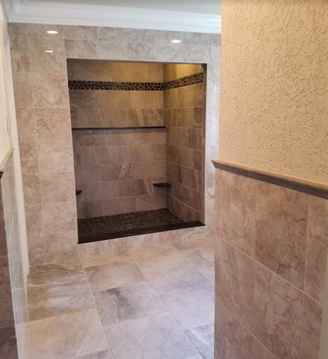 Bathroom - traditional bathroom idea in Bridgeport
