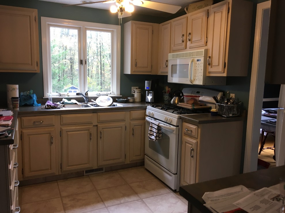 Small kitchen done right!