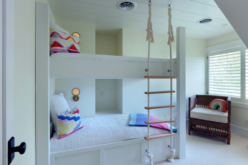 Inspiration for a mid-sized traditional kids' bedroom for girls in Grand Rapids with grey walls, carpet and grey floor.