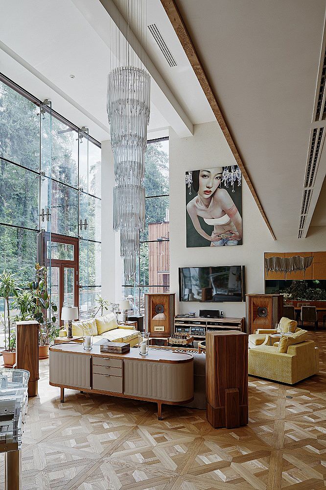 Домашний кинотеатр для интерьера гостиной частного дома.