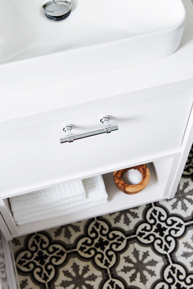 Example of a trendy bathroom design in Toronto