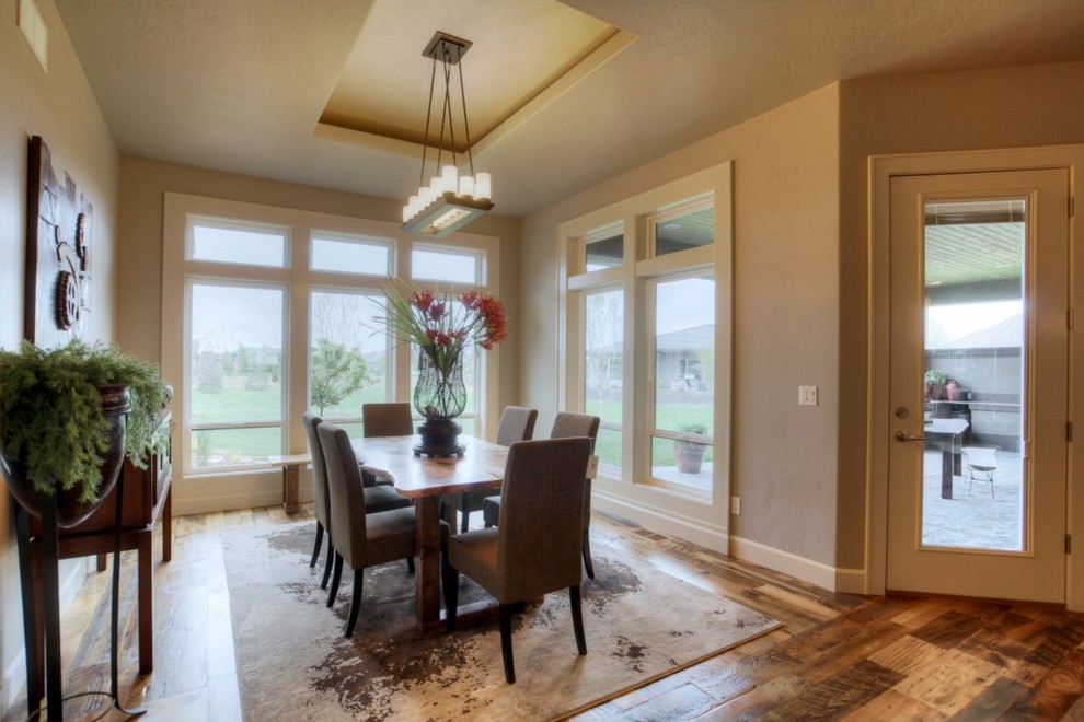 Home design - rustic home design idea in Boise