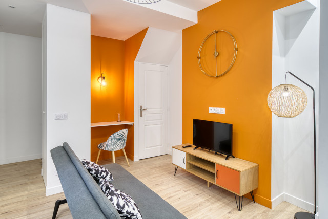 R&eacute;novation compl&egrave;te d'un appartement en duplex &agrave; la Guilloti&egrave;re industrial-living-room
