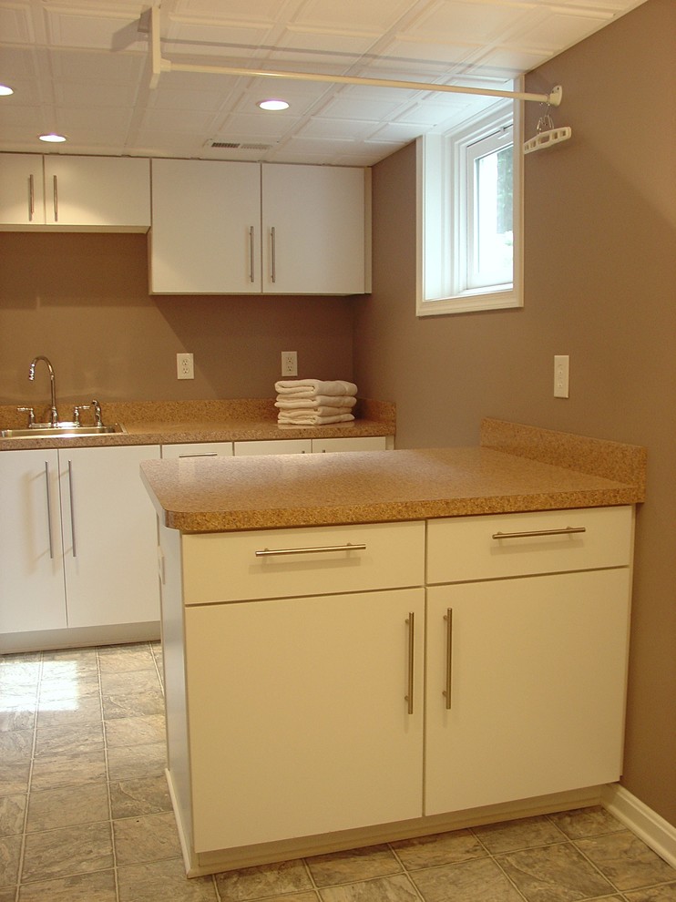 Photo of a contemporary laundry room in Nashville.
