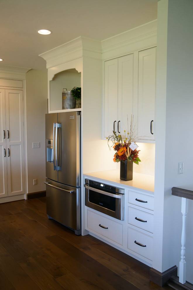 Home design - transitional home design idea