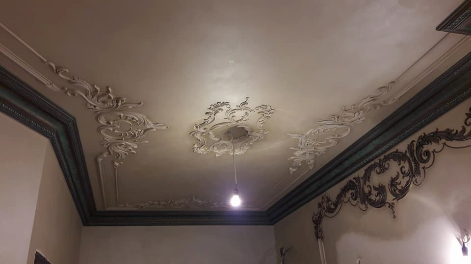 Декорирование гипсовых элементов интерьера
