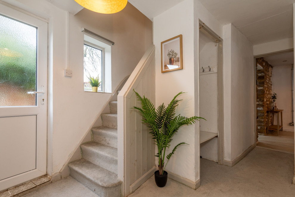 2 Post House - Stage to Sell