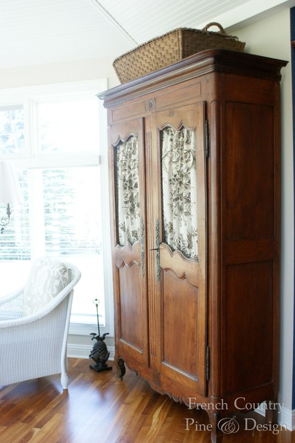 Sunroom traditional-living-room