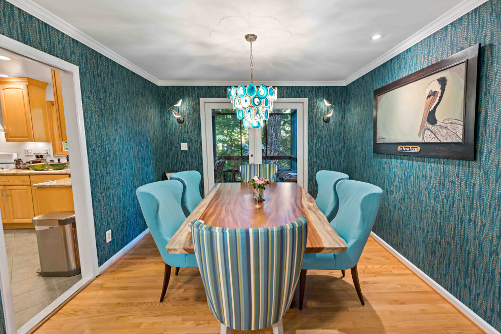 This is an example of a contemporary dining room in DC Metro.