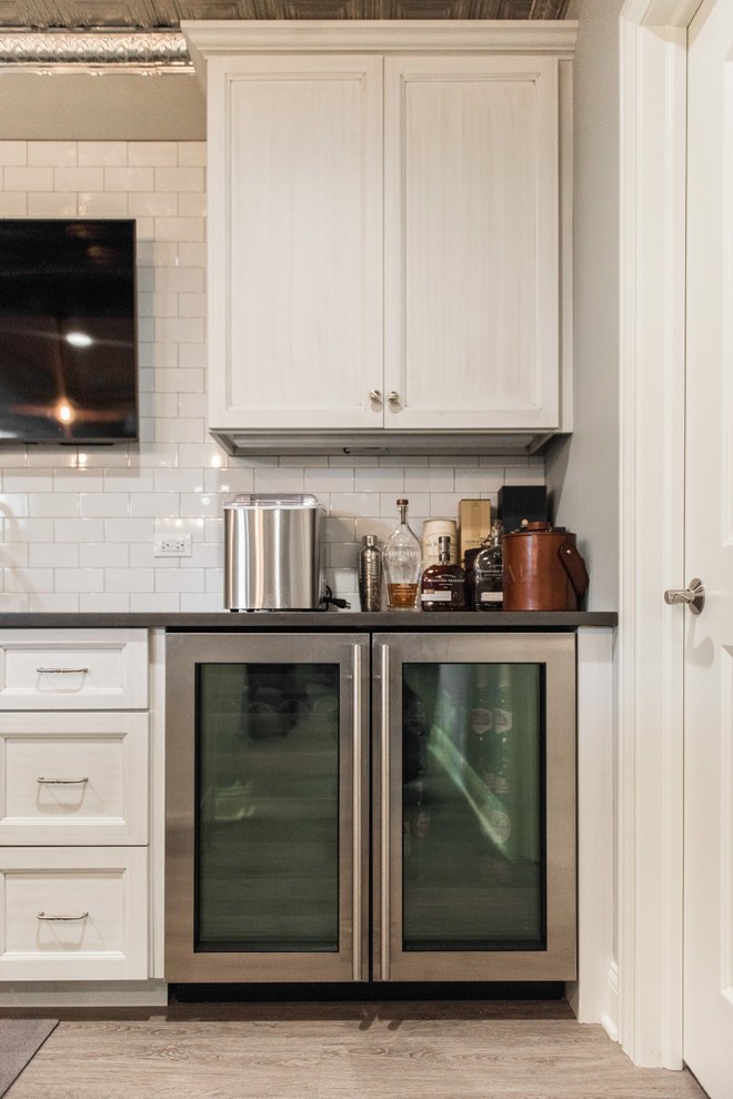 Home design - transitional home design idea in Chicago