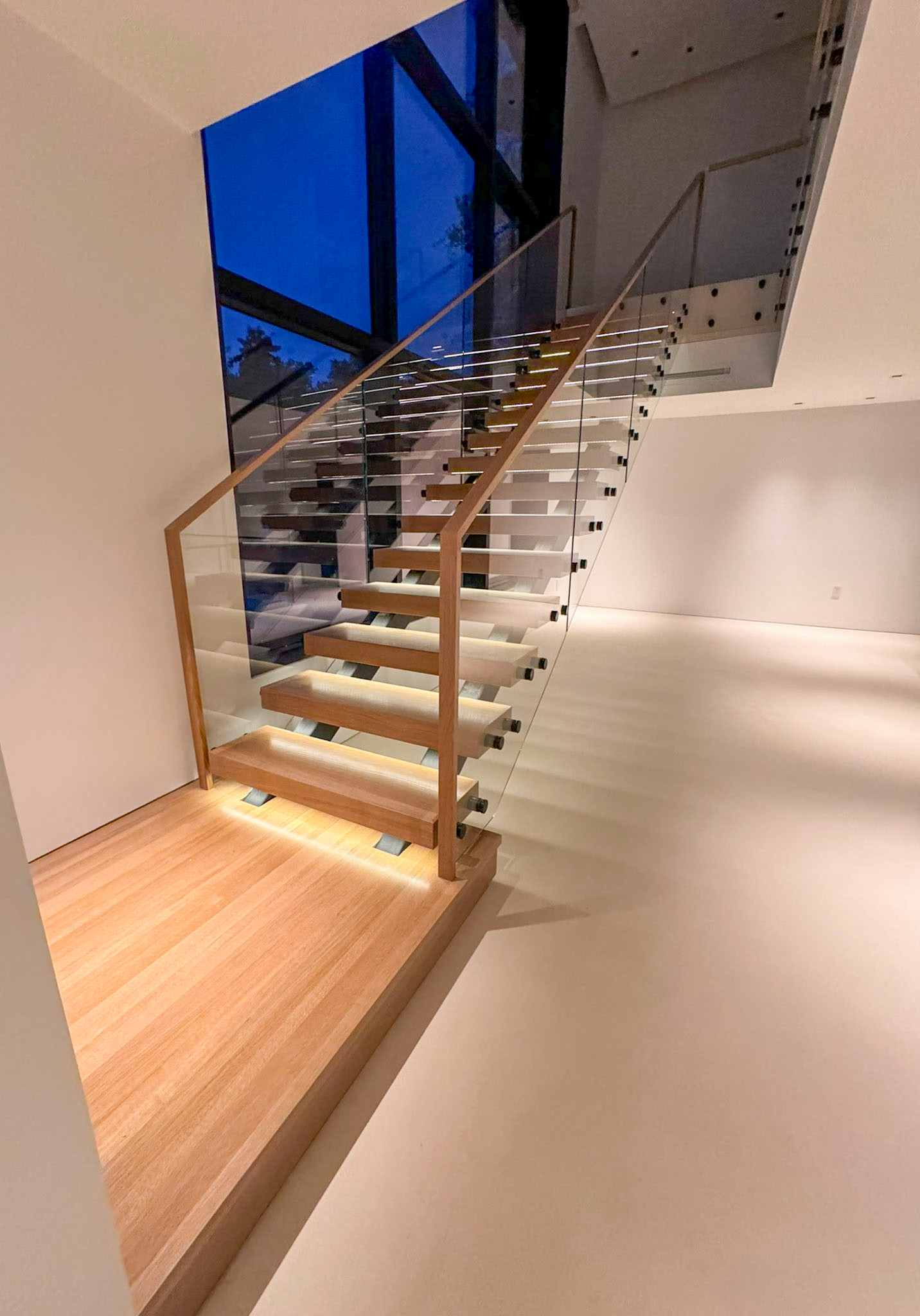 126_Visually Open and Light Contemporary Staircase, Mclean, VA 22102