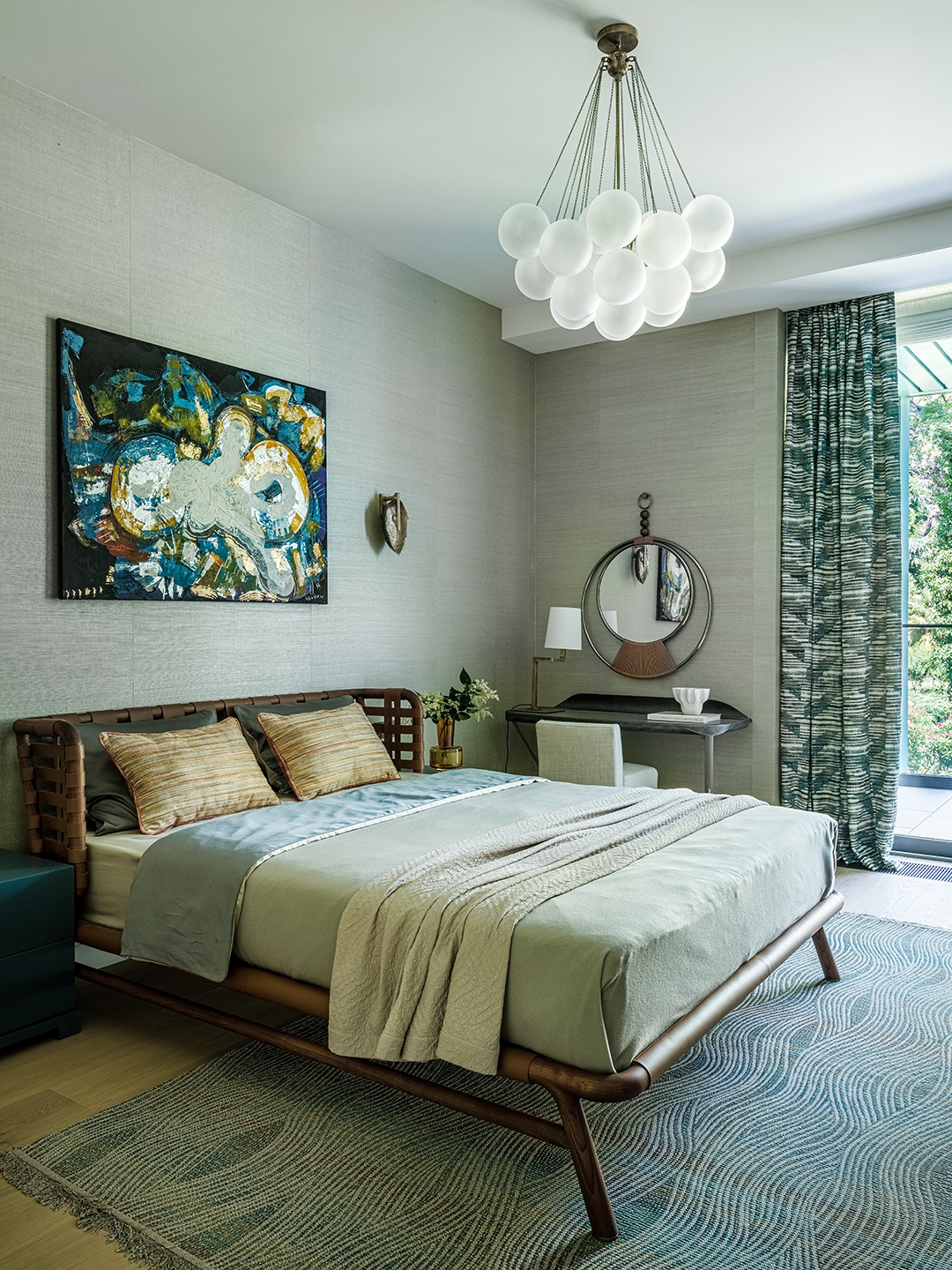 Двухкомнатные апартаменты в премиальном комплексе в Сочи