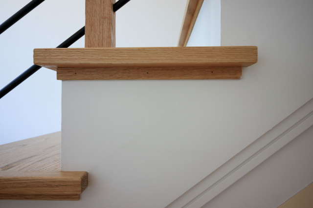 Project #94 | Natural Wood Staircase with Horizontal Metal Rods modern-treppen