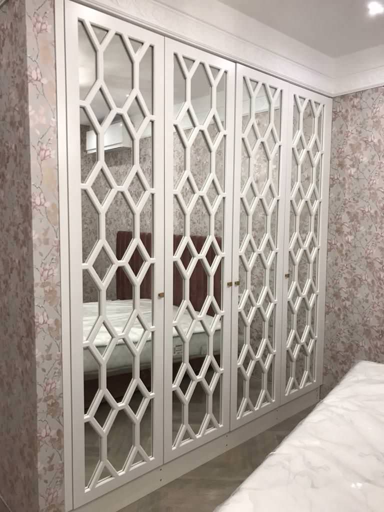 Шкаф в стиле неоклассика