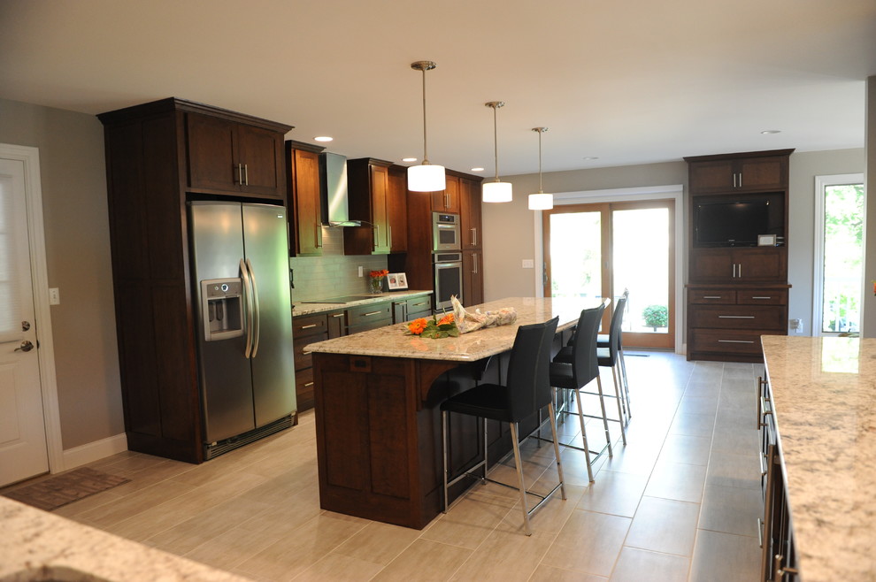 Inspiration for a transitional kitchen remodel in Chicago