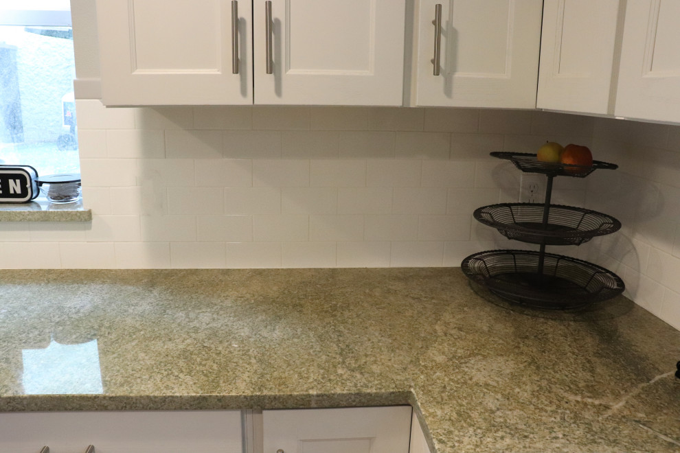 Kitchen - kitchen idea in Denver