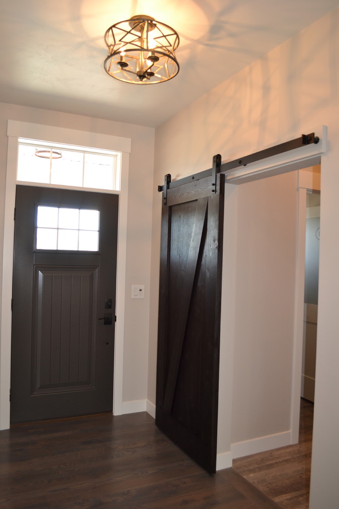 Home design - transitional home design idea