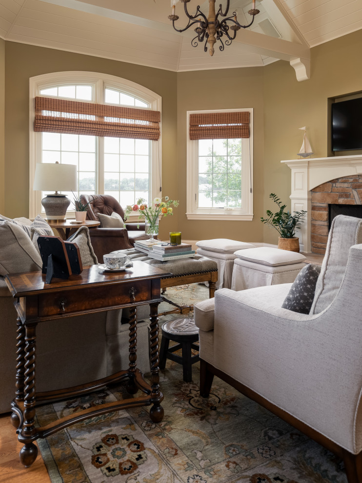 Inspiration for a timeless home design remodel in Indianapolis