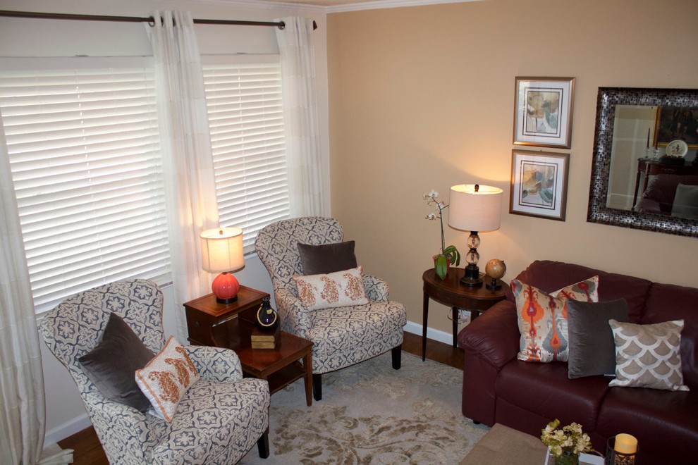 Example of a transitional home design design in Atlanta