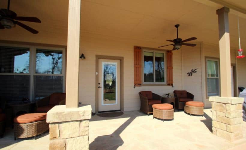 Example of a transitional home design design in Austin