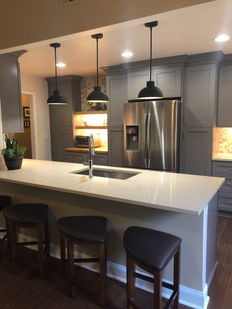 Kitchen - transitional kitchen idea in Atlanta