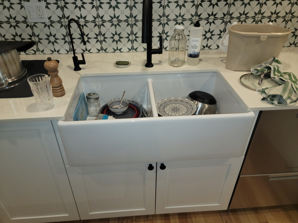 TWO TONE MODERN KITCHEN 1