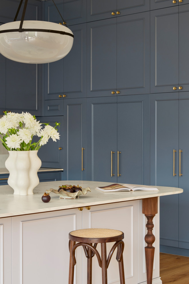 Inspiration for a transitional kitchen in Sydney.