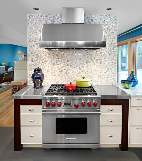 Transitional transitional-kitchen