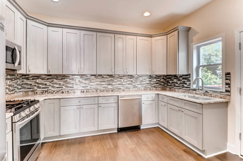 Example of a transitional kitchen design in DC Metro