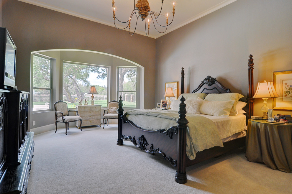 Inspiration for a transitional home design remodel in Dallas