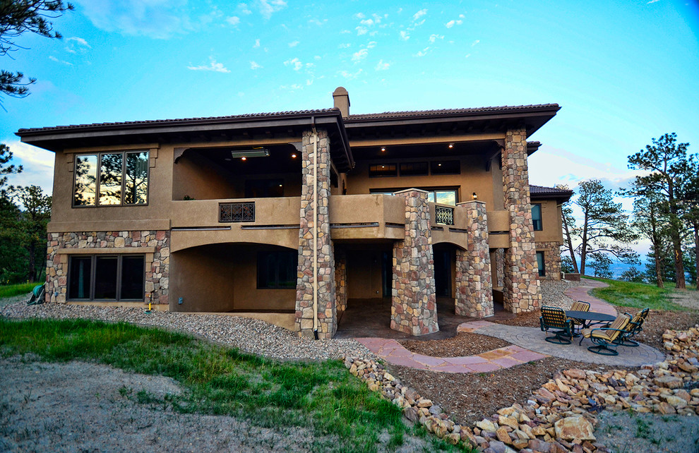 Inspiration for a transitional home design remodel in Denver