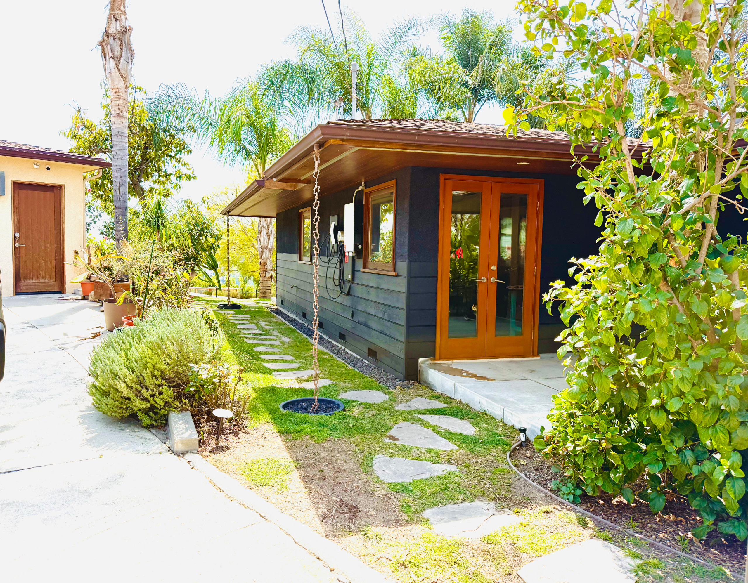 Montecito Heights | Black California Rancher Home
