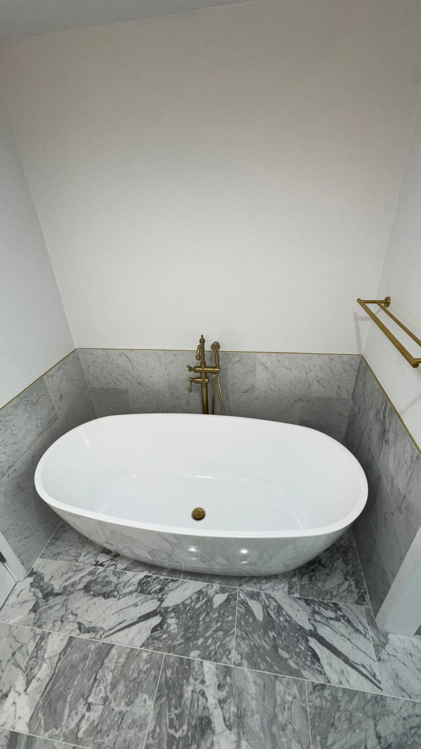 Master Bathroom - Chatsworth