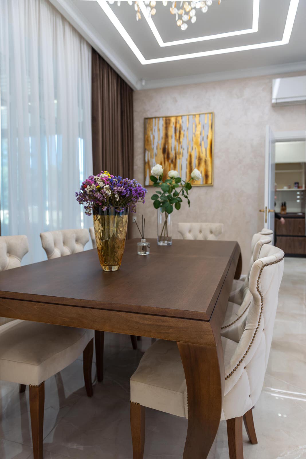 Дом с бассейном