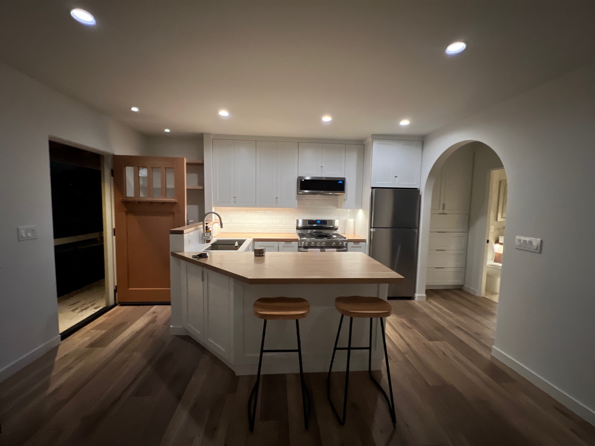 Kitchen - kitchen idea in Los Angeles