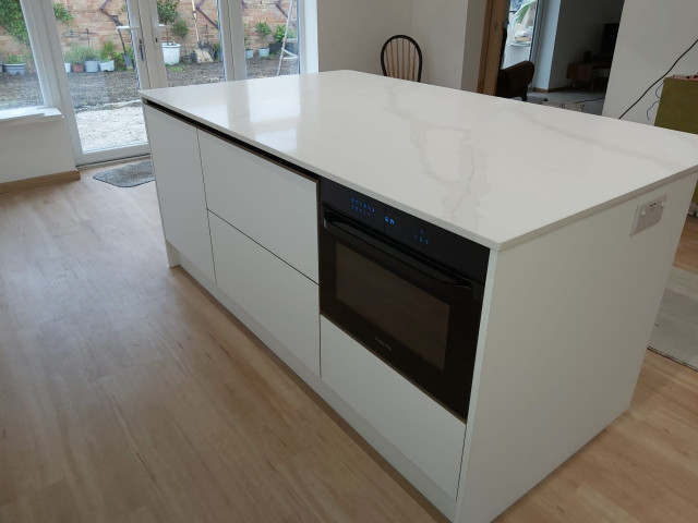 Laminated Birch Ply True Handleless contemporaneo-cocina