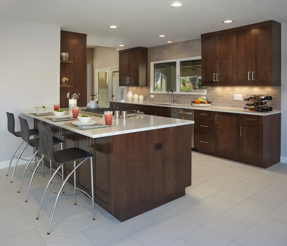 Home design - transitional home design idea in Phoenix