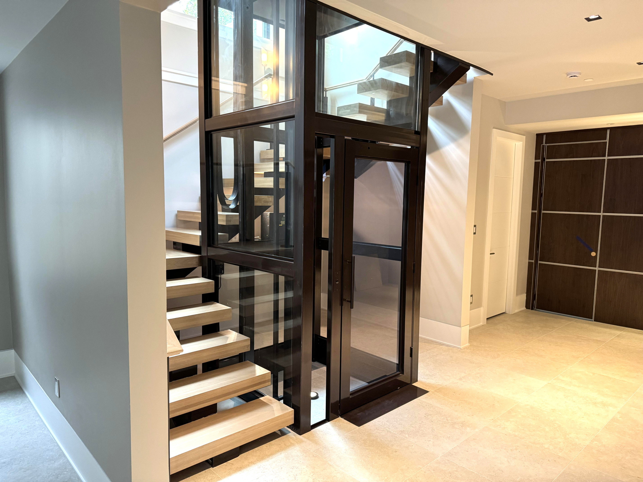 136_Modern Mono-Beam Encircling Glass Elevator, Bethesda, MD 20814