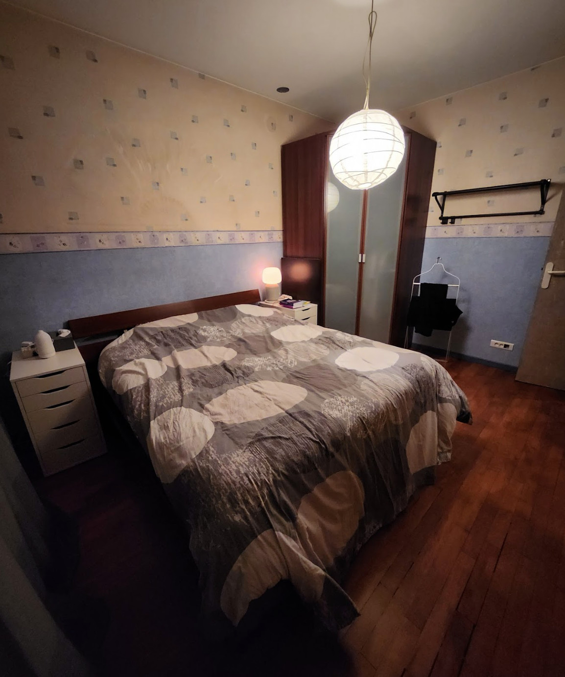 Décoration d'une chambre aux allures d'hôtel