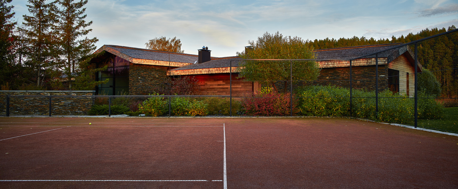 Дом на реке | Barn by a River
