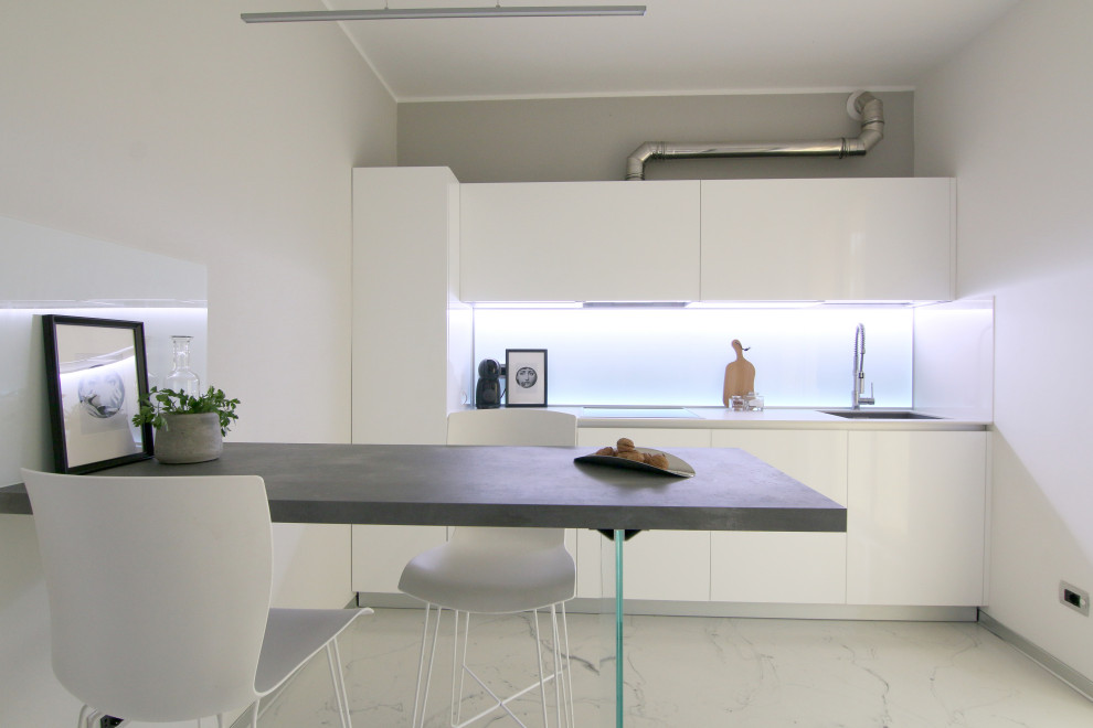 Restyling in bianco - Restyling cucina - Contemporary - Kitchen - Milan ...