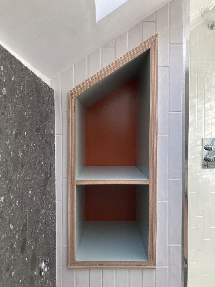 Diseño de cuarto de baño principal escandinavo pequeño