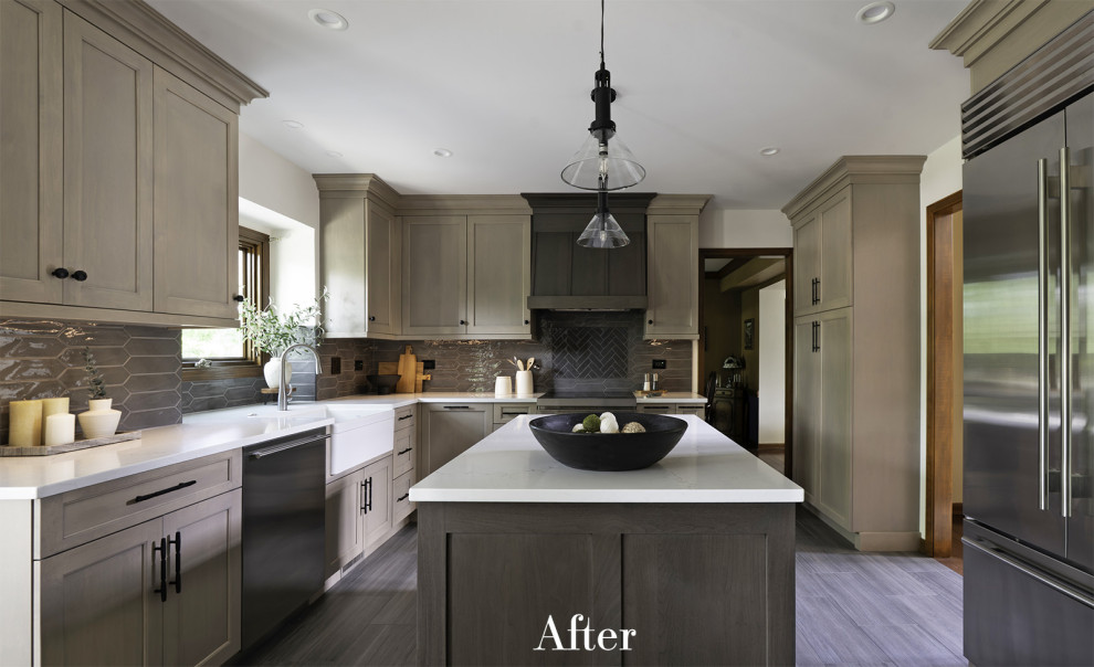Inspiration for a transitional kitchen remodel in Chicago