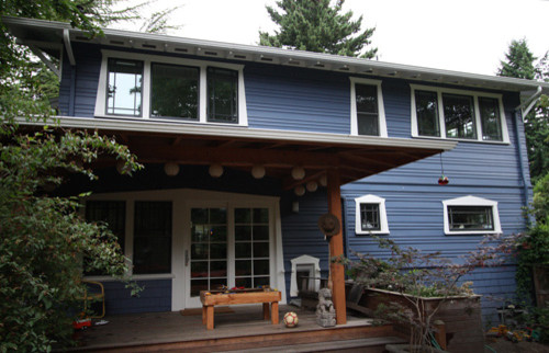 This is an example of a modern deck in Portland.