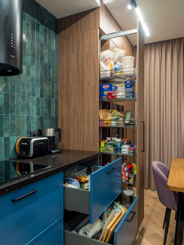 Кухня в современном стиле со встроенным аквариумом