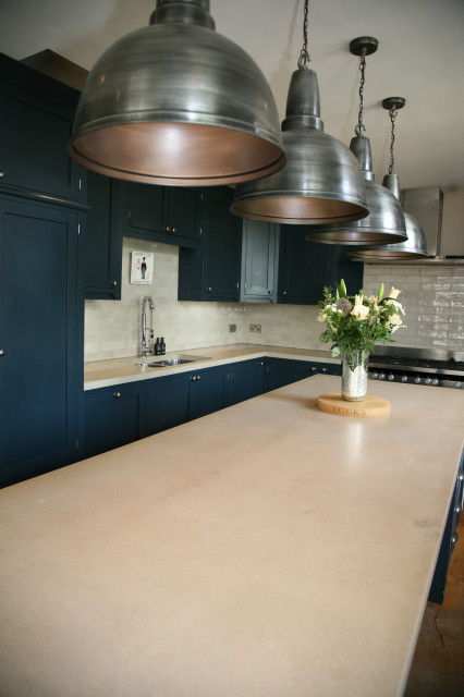 Approved Used Kitchen, Large In Frame Shaker with Bar traditional-kitchen