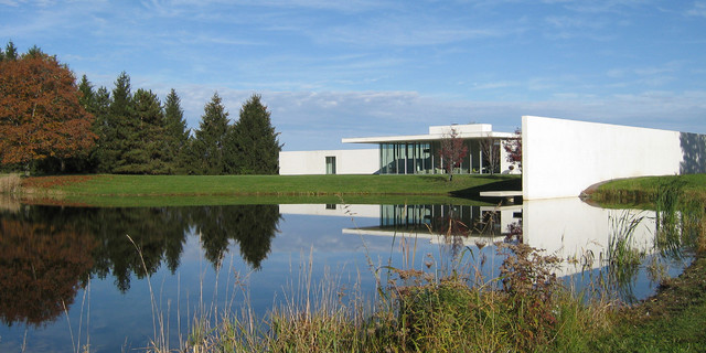 East Aurora Residence moderne-hus-og-facade