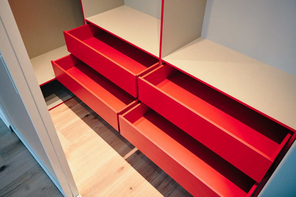 Гардеробная система ECOLINE с раздвижными дверьми raumplus