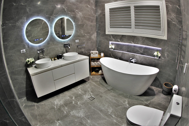 Modern Knockdown & Rebuild moderne-badevaerelse